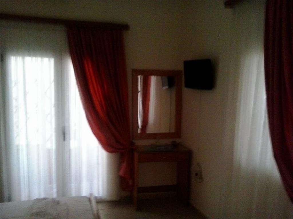Gradma Katina Apartment ปลาเตเนียส ห้อง รูปภาพ